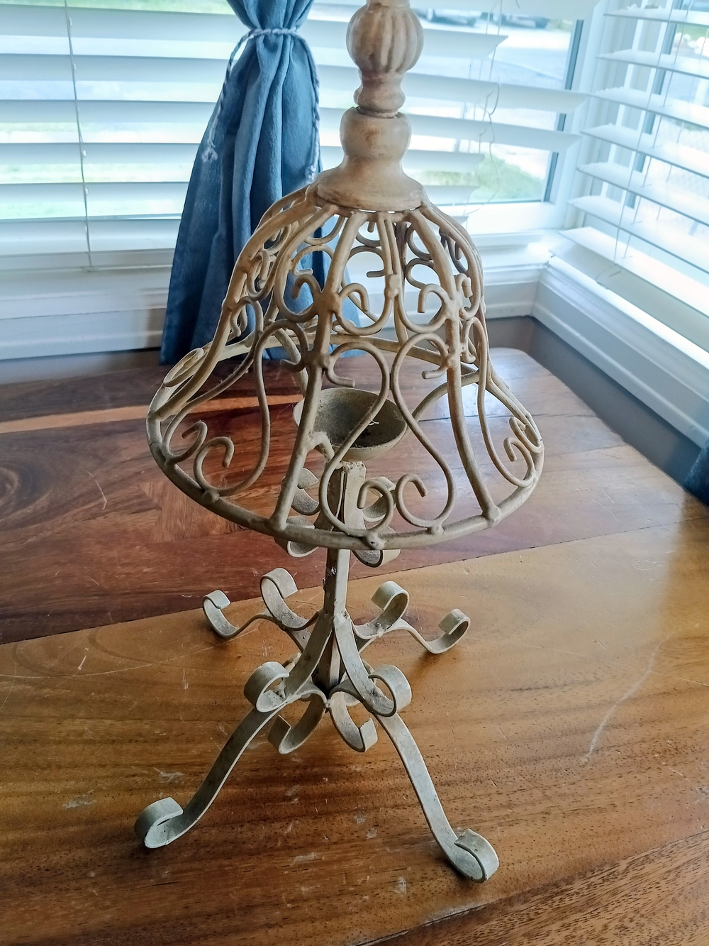 Decorative Scrollwork Table Lamp in Distressed Beige